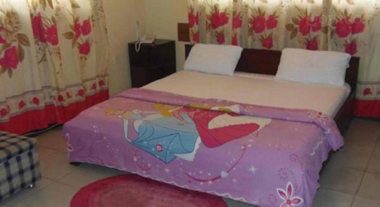 Global Summer Hotel Аккра Экстерьер фото