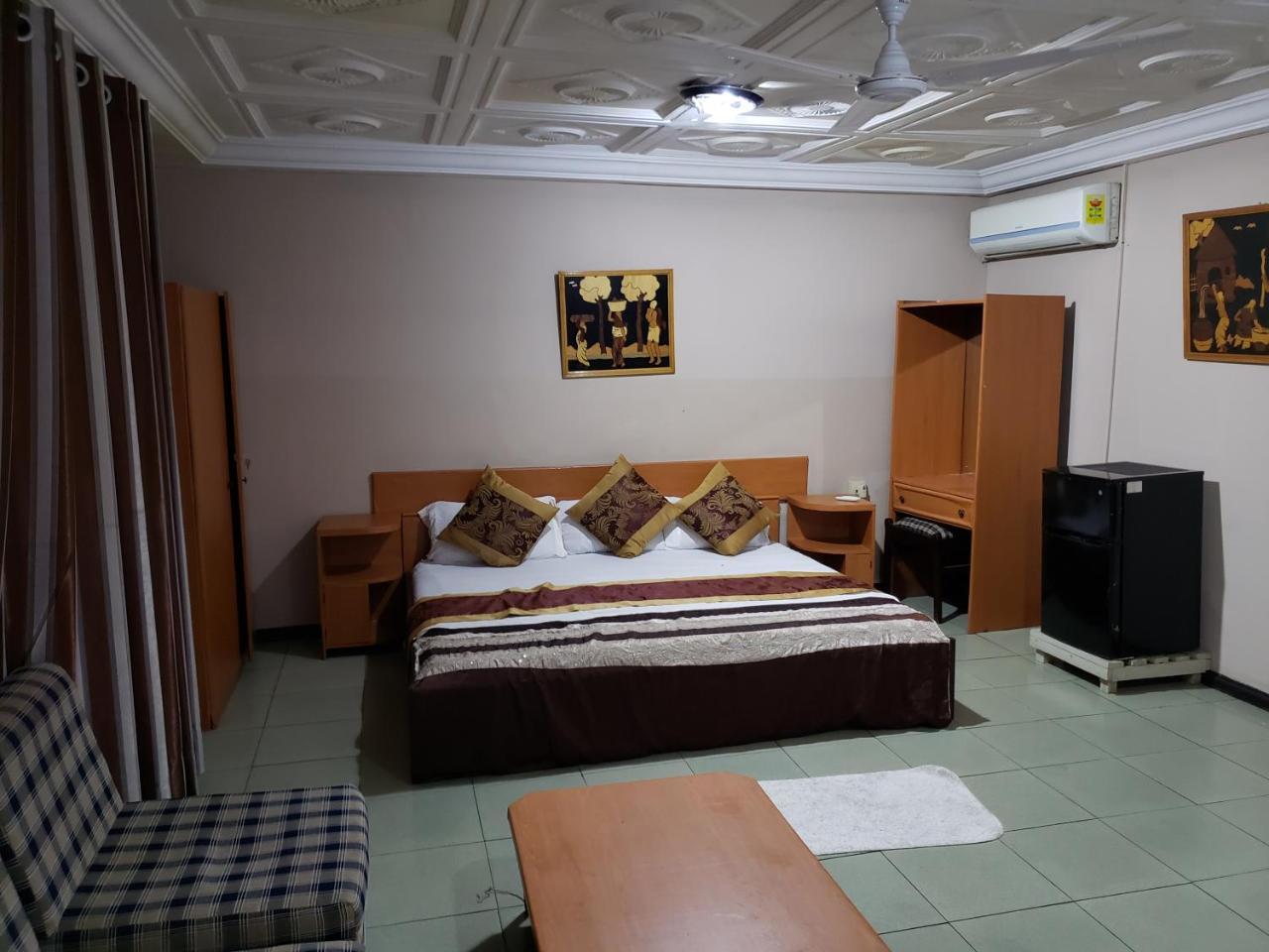 Global Summer Hotel Аккра Экстерьер фото
