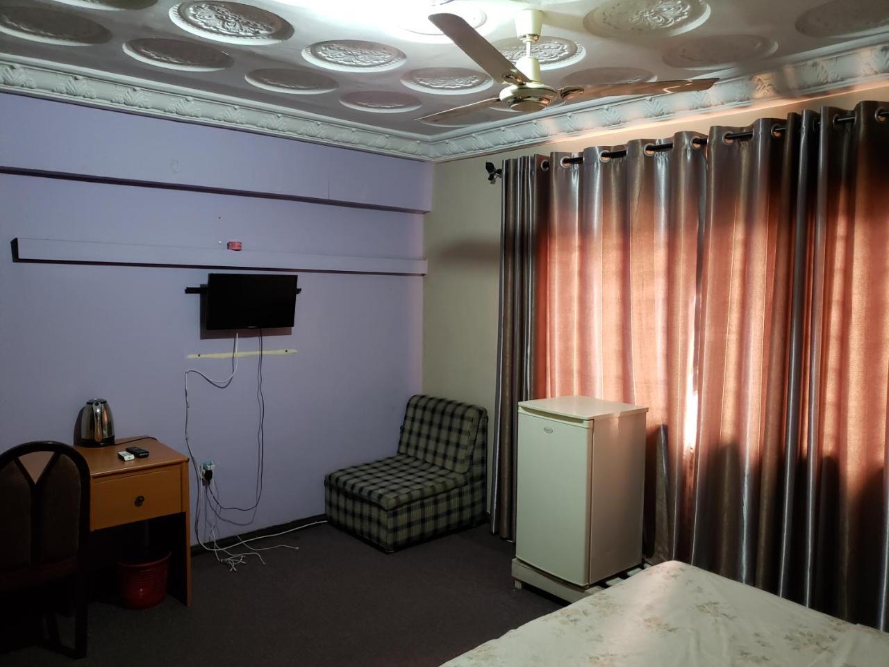 Global Summer Hotel Аккра Экстерьер фото